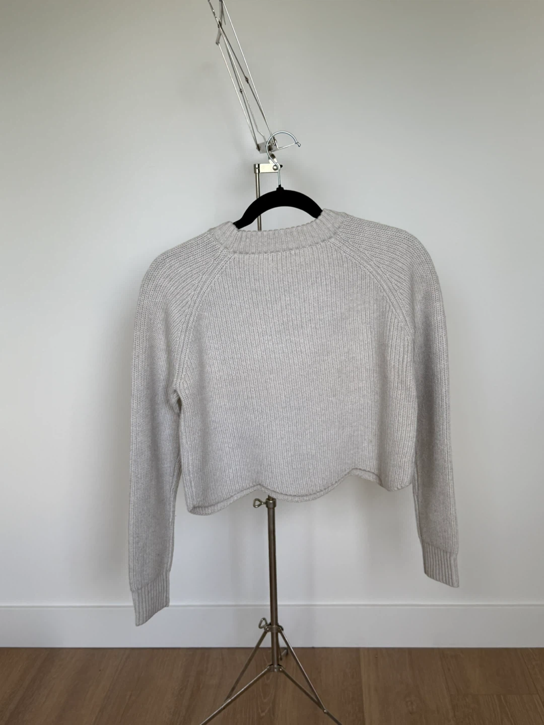 ARITZIA Wilfred 100% Merino Wool Scalloped Cropped Sweater - photo 2