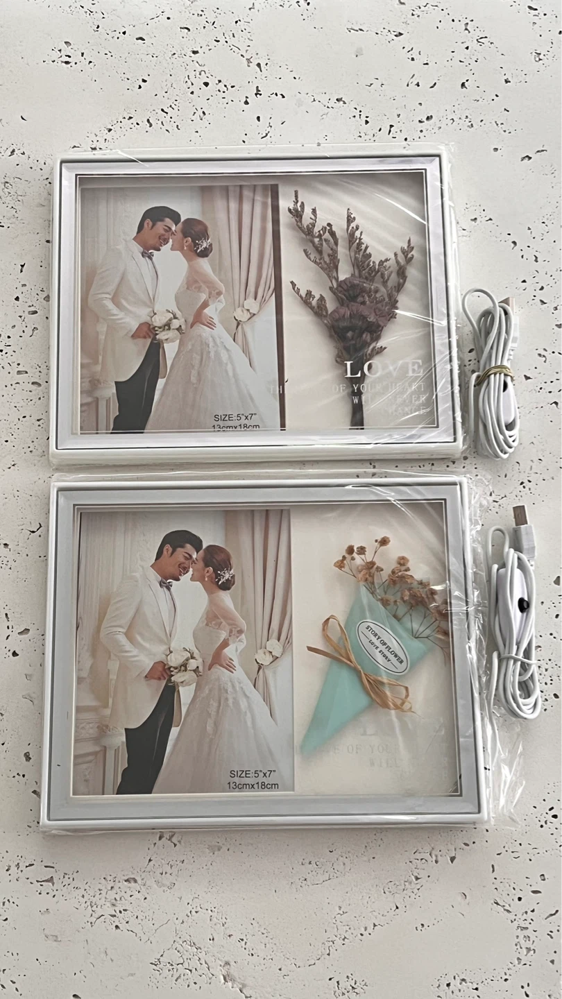 LED Photo Frame with Dried Flowers - 5"x7"