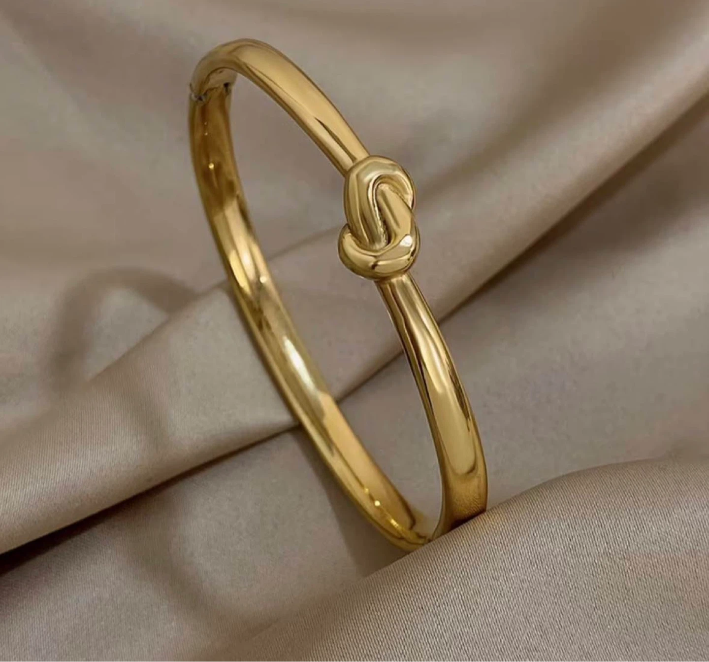 Knot bangle/bracelet ⚽️