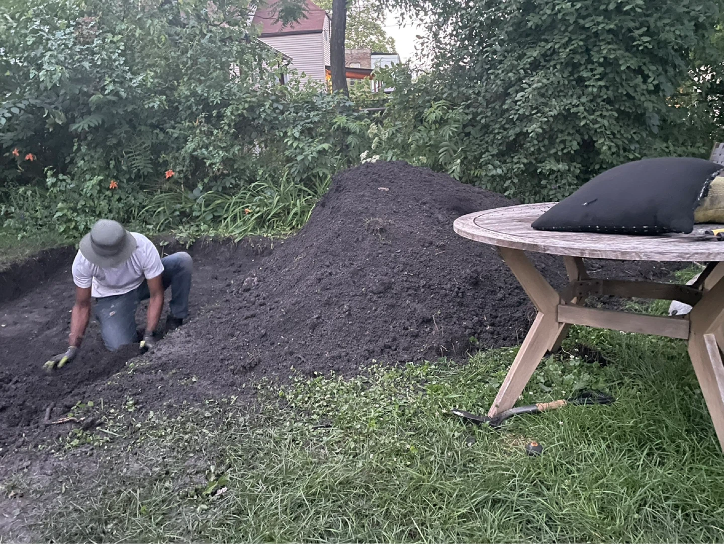 Free Topsoil for Garden - photo 2
