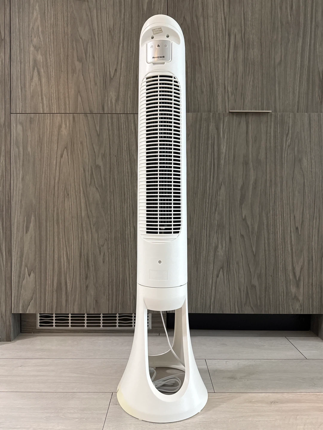 Honeywell QuietSet Tower Fan - photo 2