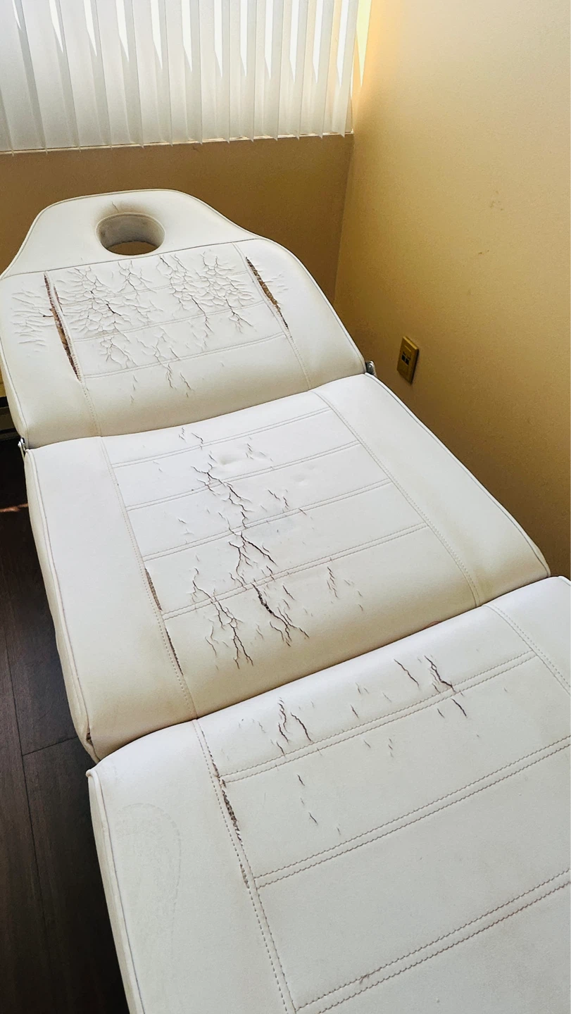 White Massage Table - photo 3