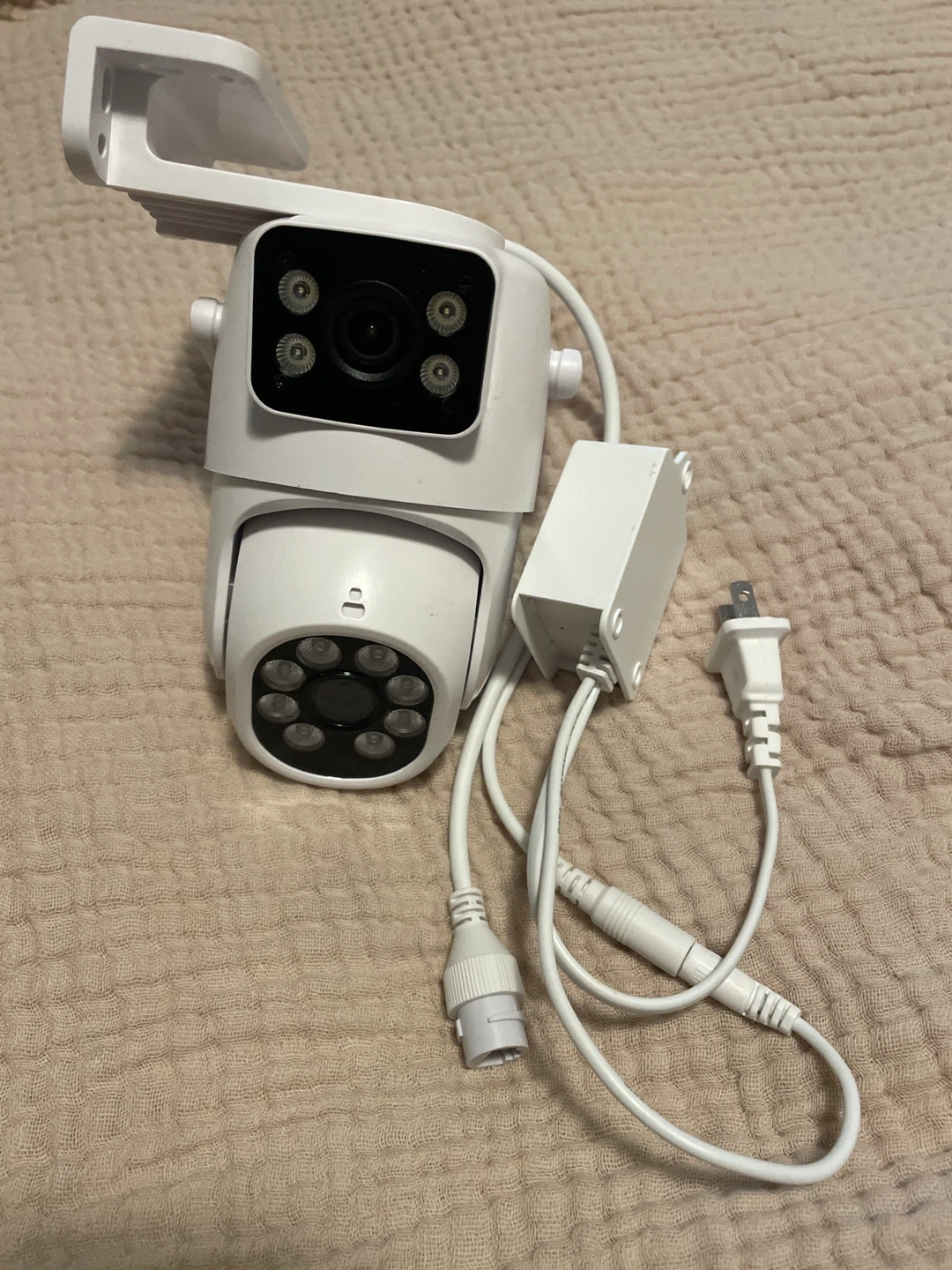 ⚽️ New White wifi Security Camera mountable