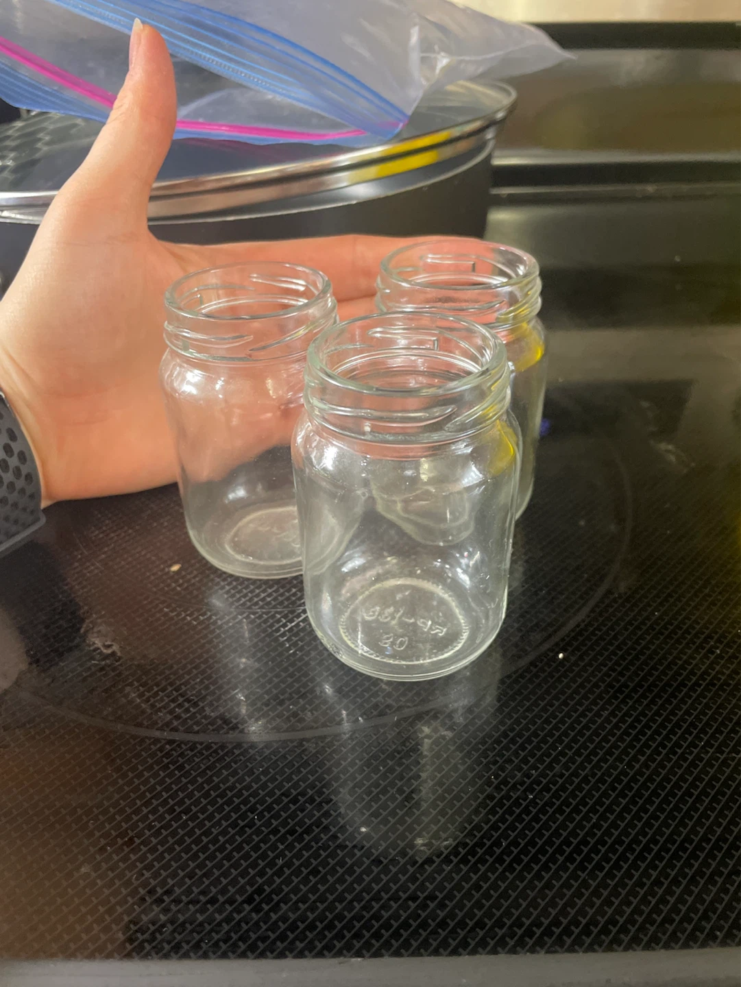3 mini Glass jars ⚽