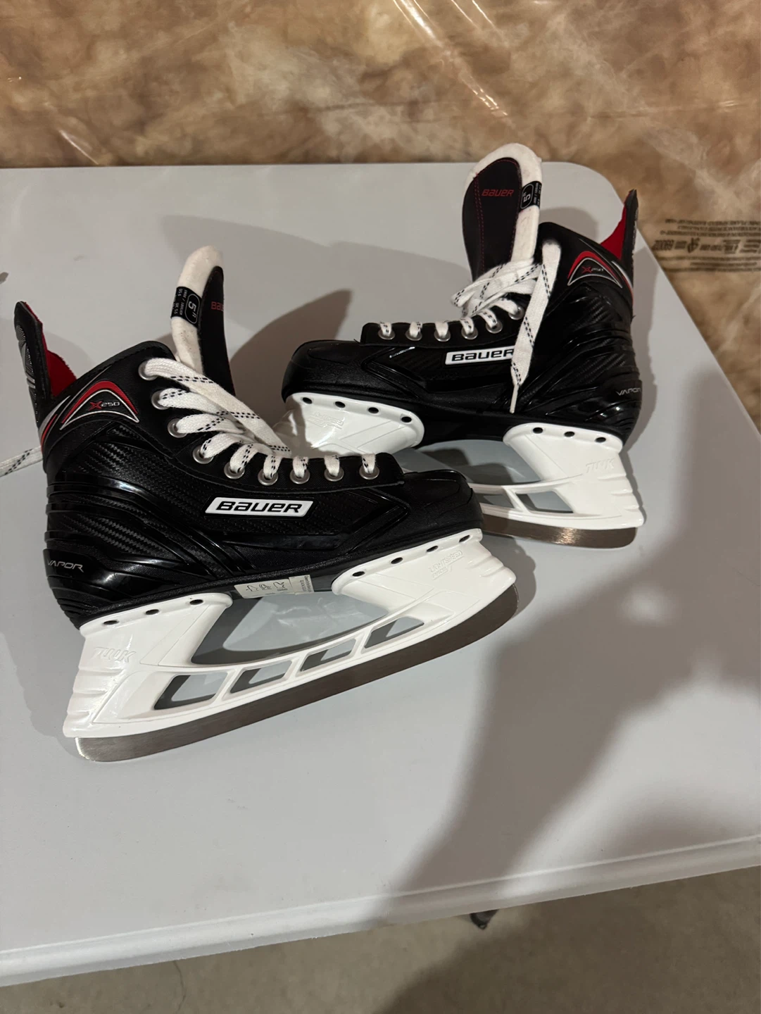 Bauer Vapor Hockey Skates - Size 5R - photo 3
