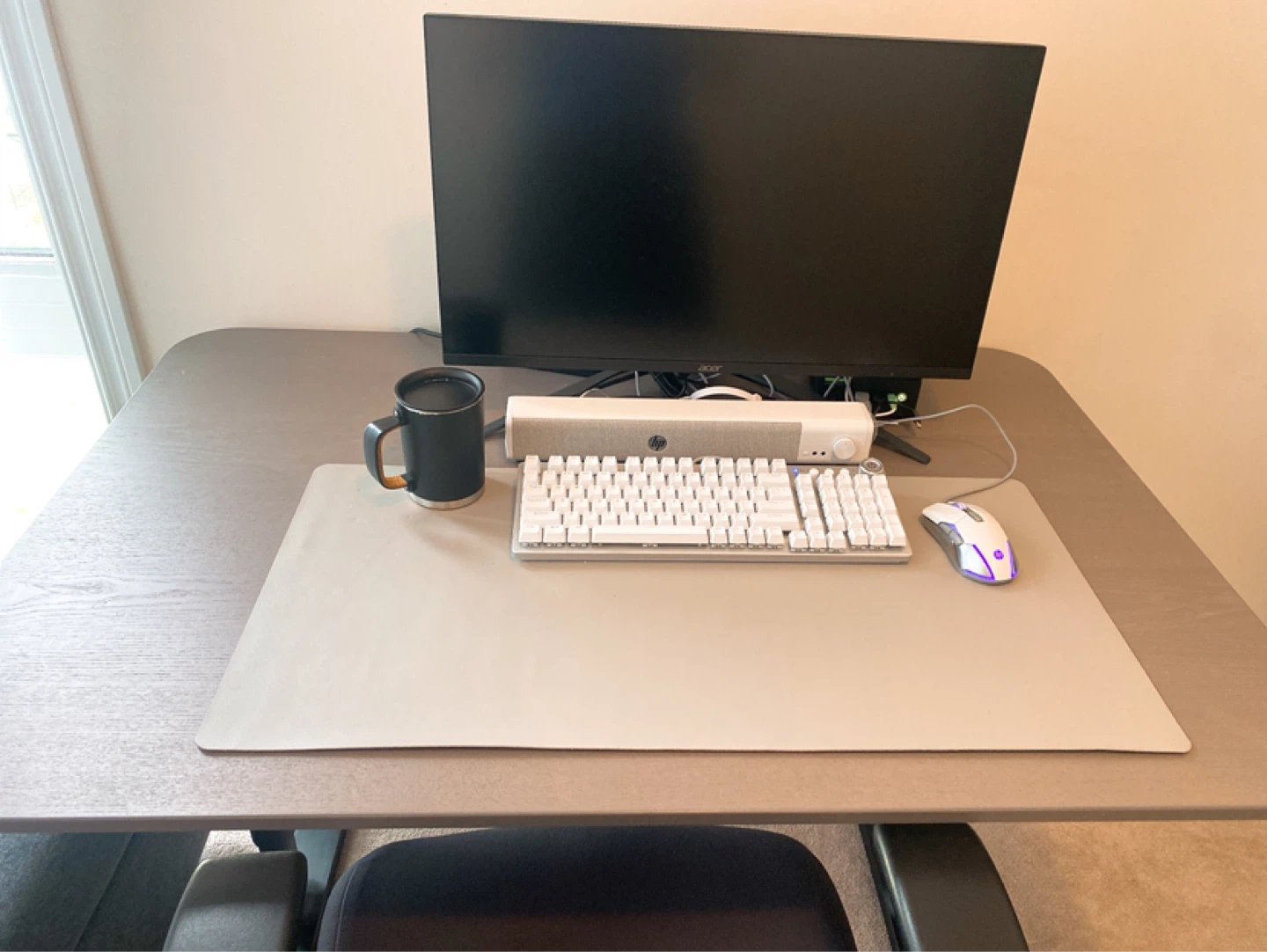 Adjustable Height Office Desk + free office chair - photo 2