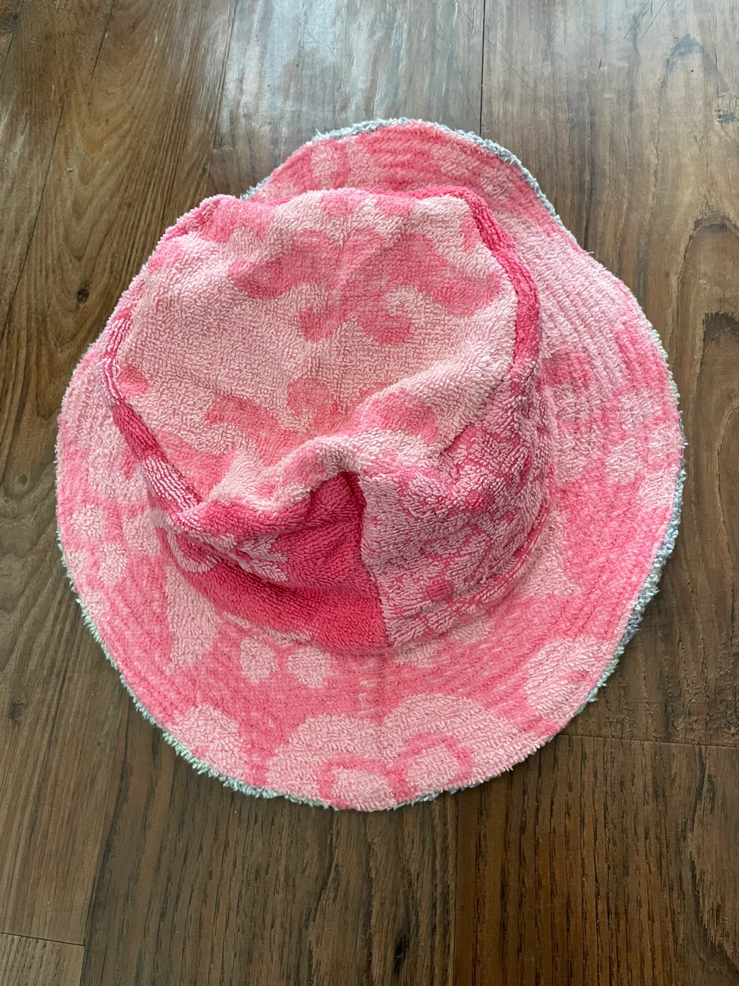 Reversible beach towel hat