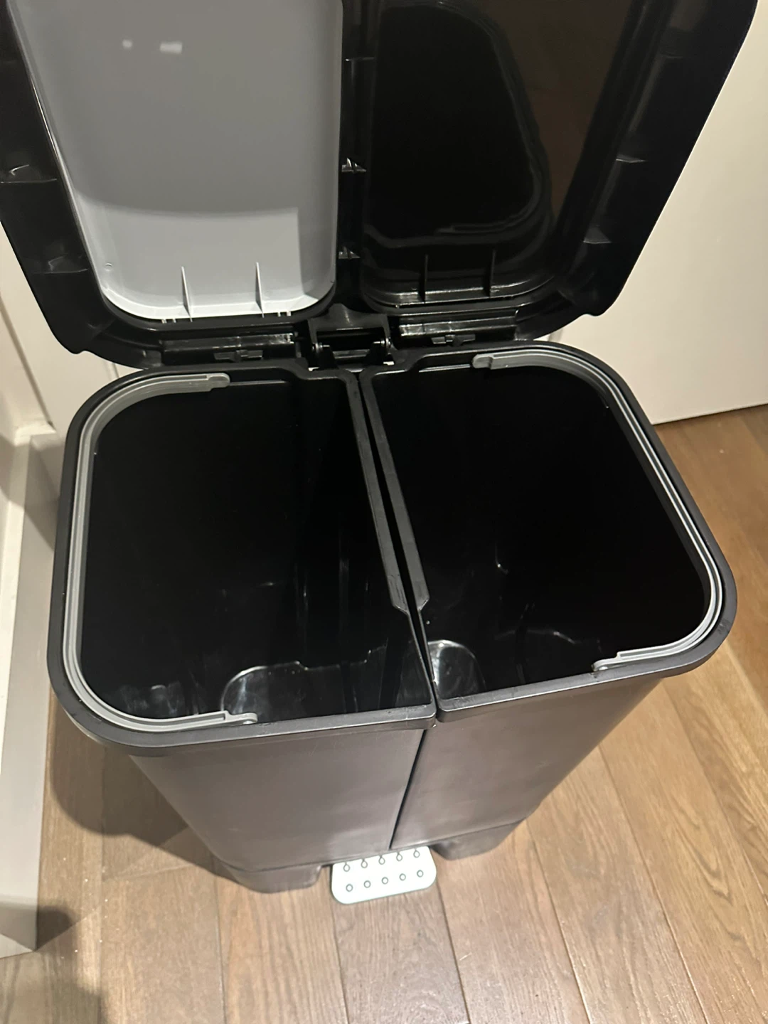 Dual Trash and Recycling Bin - photo 4