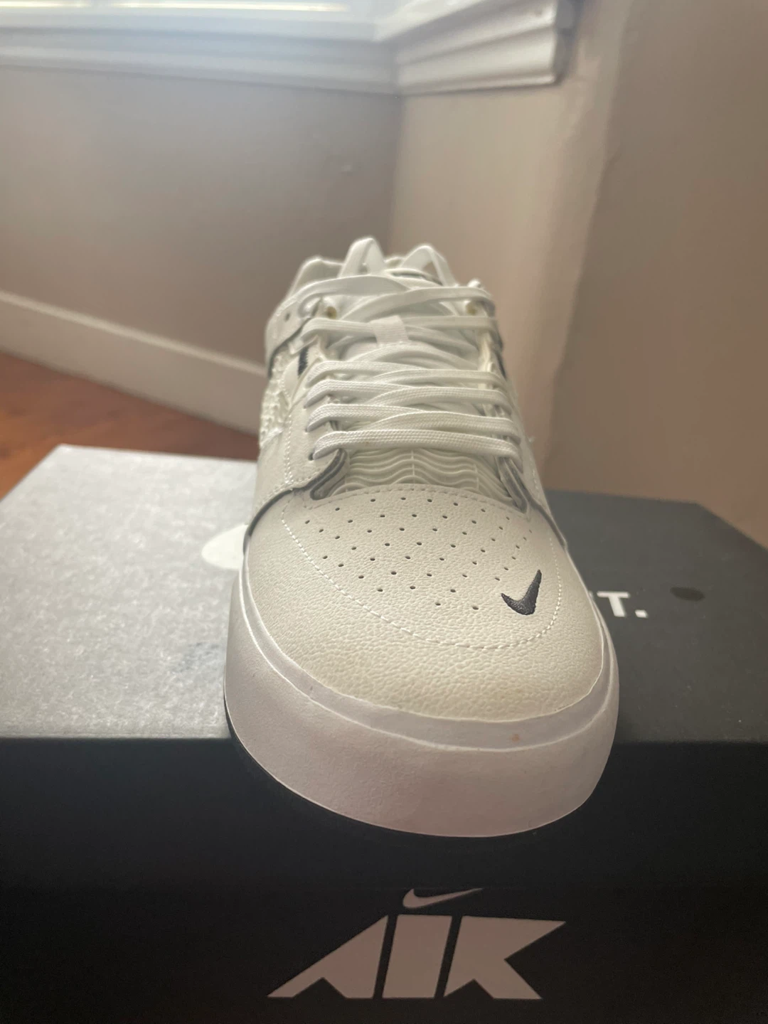 Nike Air Men's White Skate Shoes - photo 2