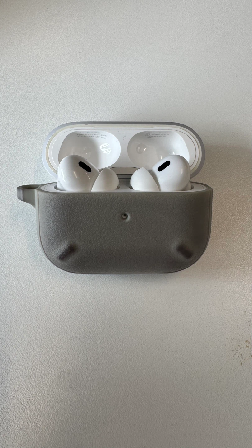Apple AirPods Pro (2nd generation) with Charging Case