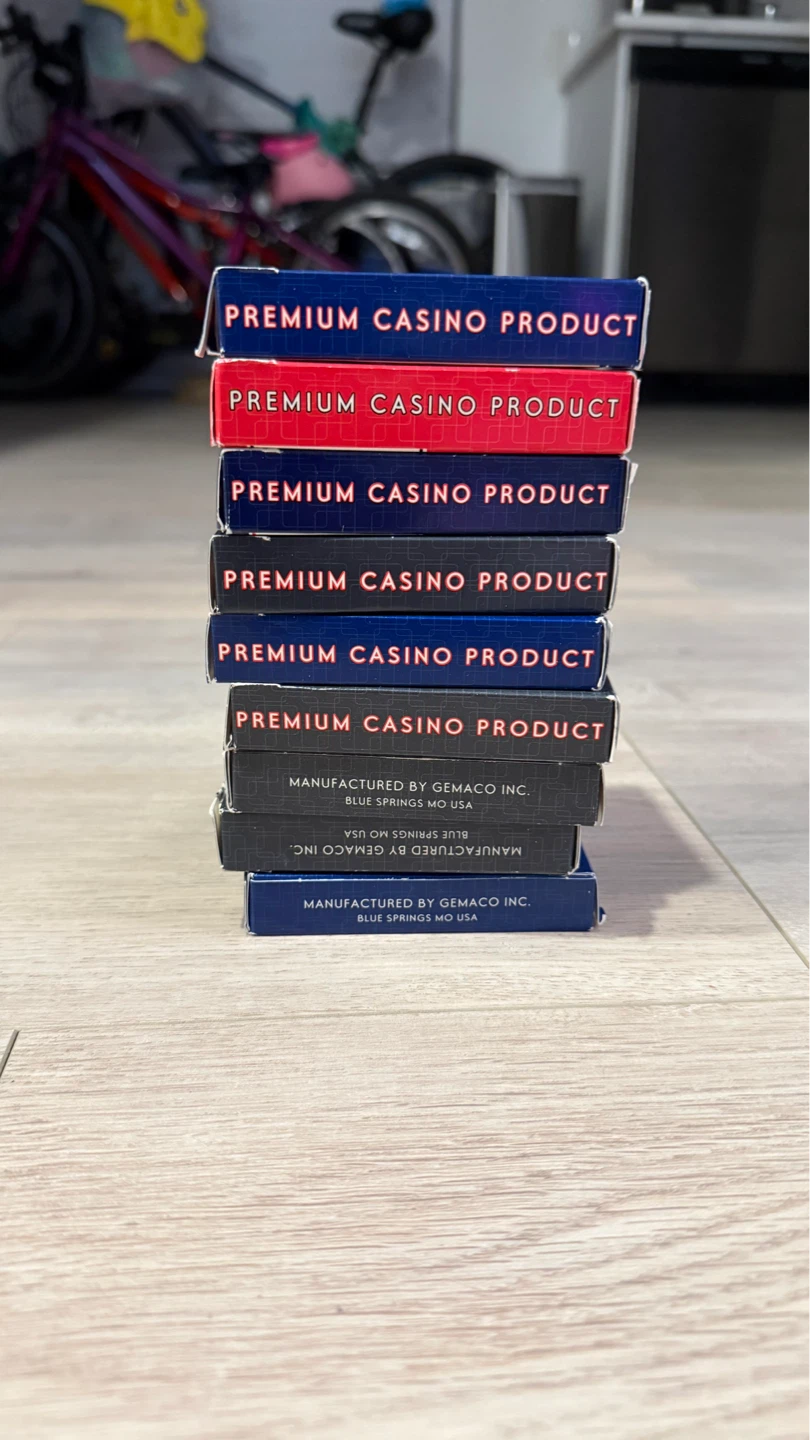 ♠️ River Rock Casino Premium Playing Cards – Gemaco – Set of 8 - photo 2