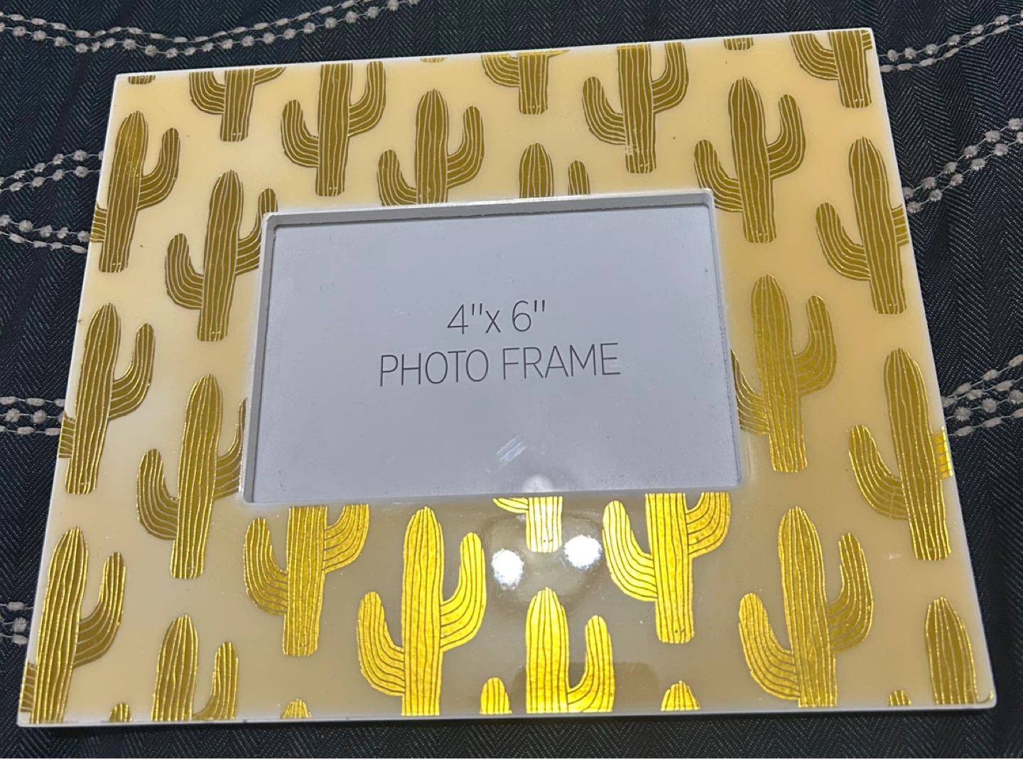 Cactus Picture Frame w 4x6 Opening - NEW ⚽️
