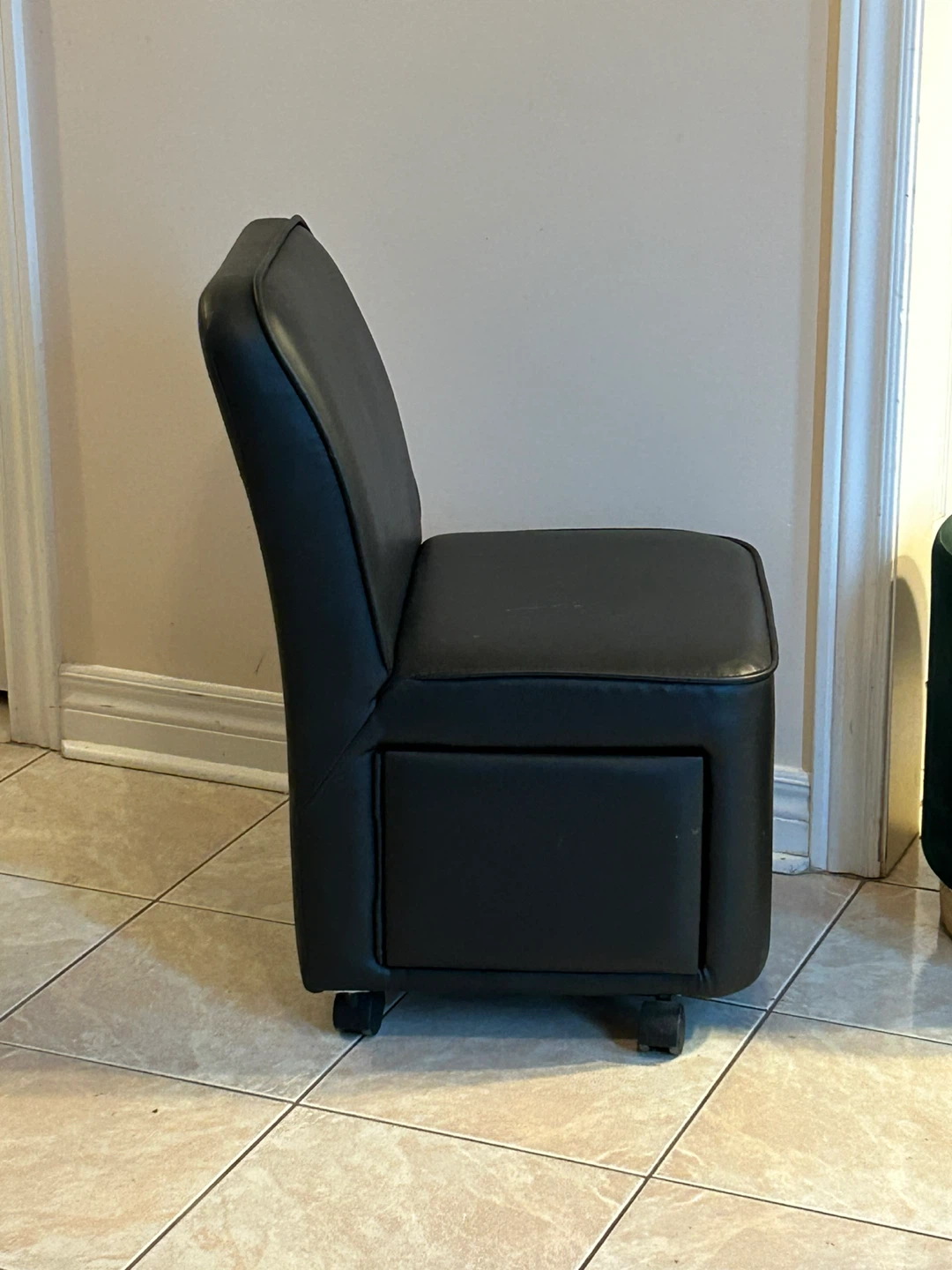 Black Storage Chair with Wheels - photo 2