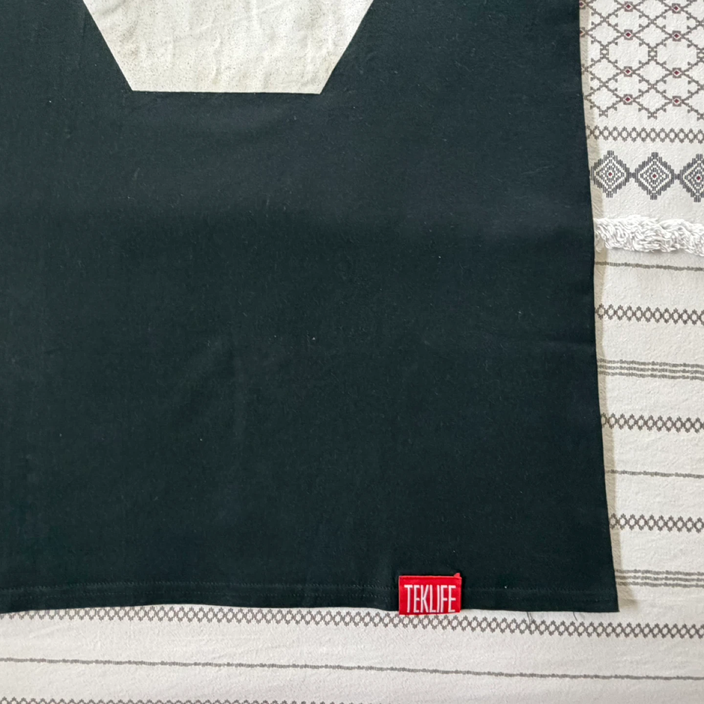 ⚽️Teklife Black Hexagon Logo T-Shirt - Size M - photo 3