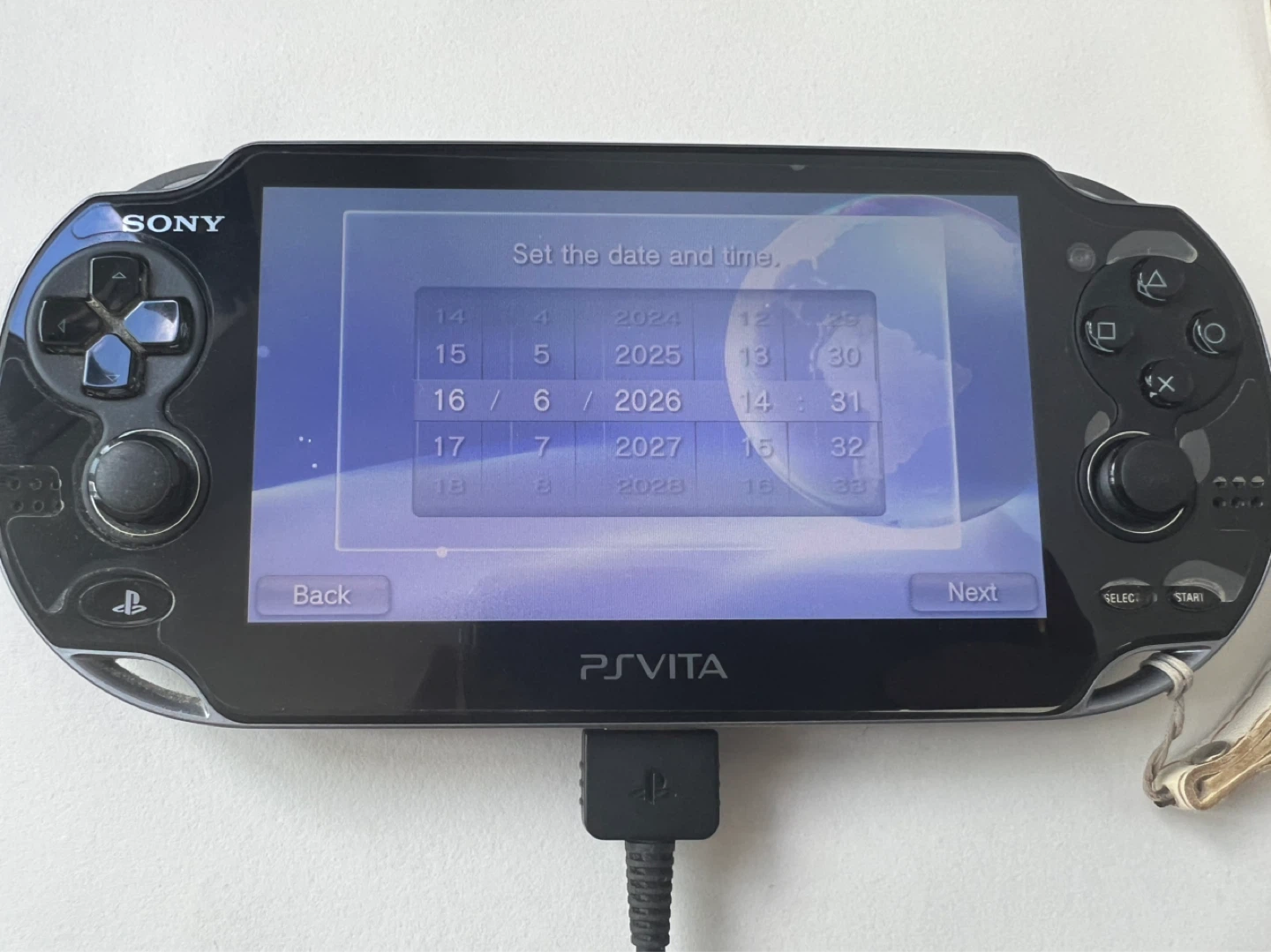 Sony PlayStation Vita OLED (PS Vita 1000) + Case - photo 2