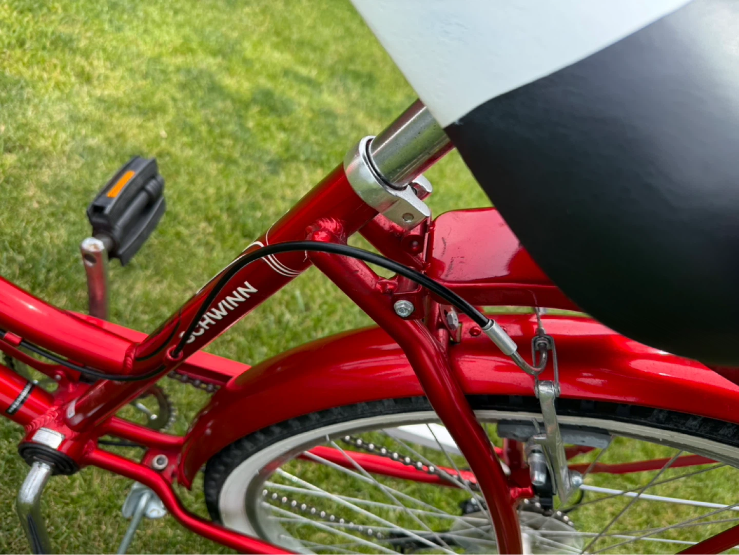 Schwinn Point Beach Cruiser Bicycle - photo 4