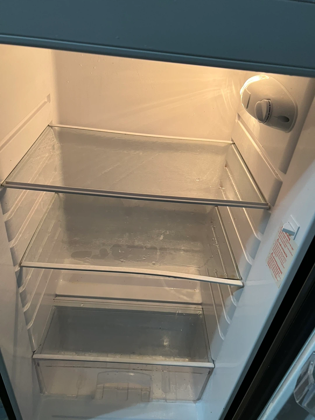 Magic Chef Refrigerator - photo 3