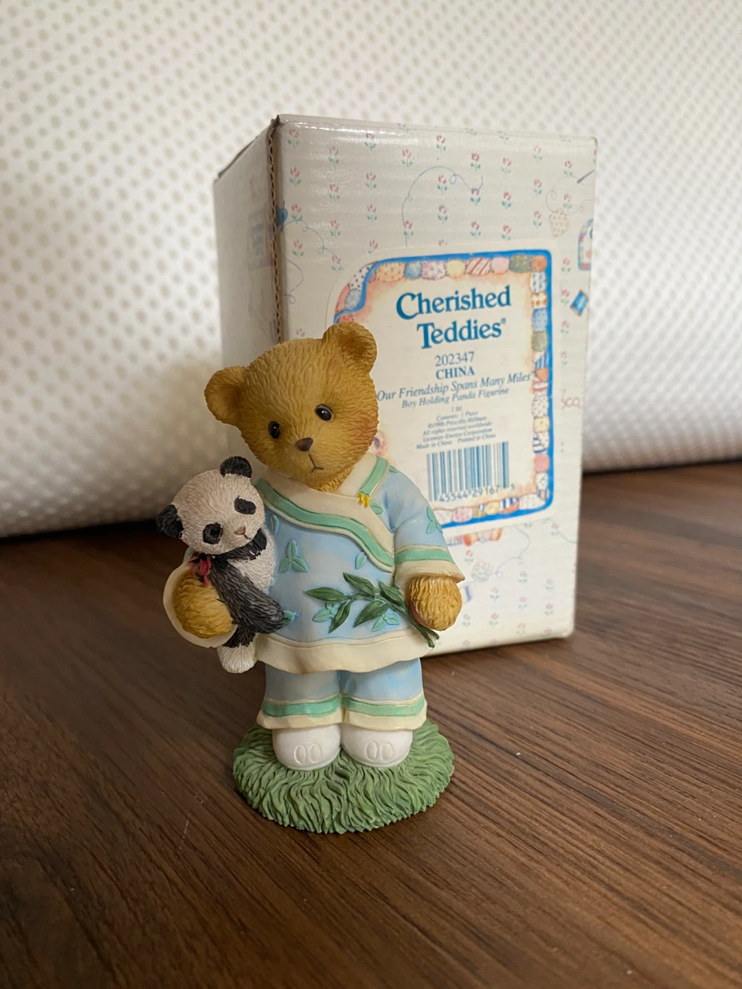Cherished Teddies figurine "Our Friendship Spans Many Miles". ⚽️