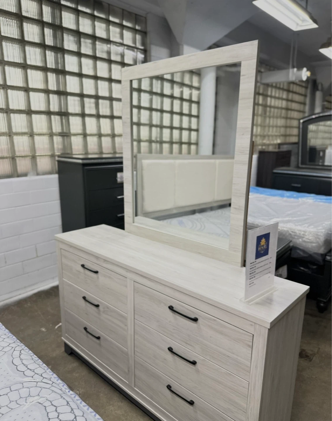 4 piece queen/king set bed frame, dresser, mirror, nightstand - photo 3