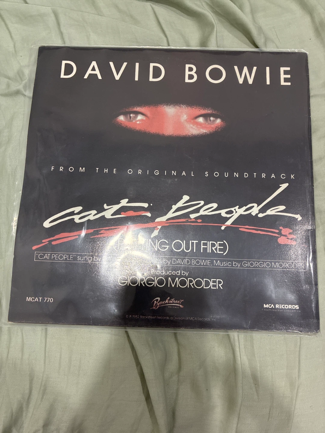 David Bowie Cat People (Putting Out Fire) 7" Single - photo 2