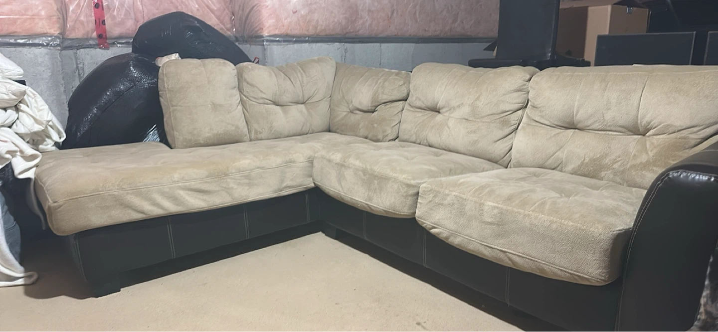 EUC sectional couch - photo 2