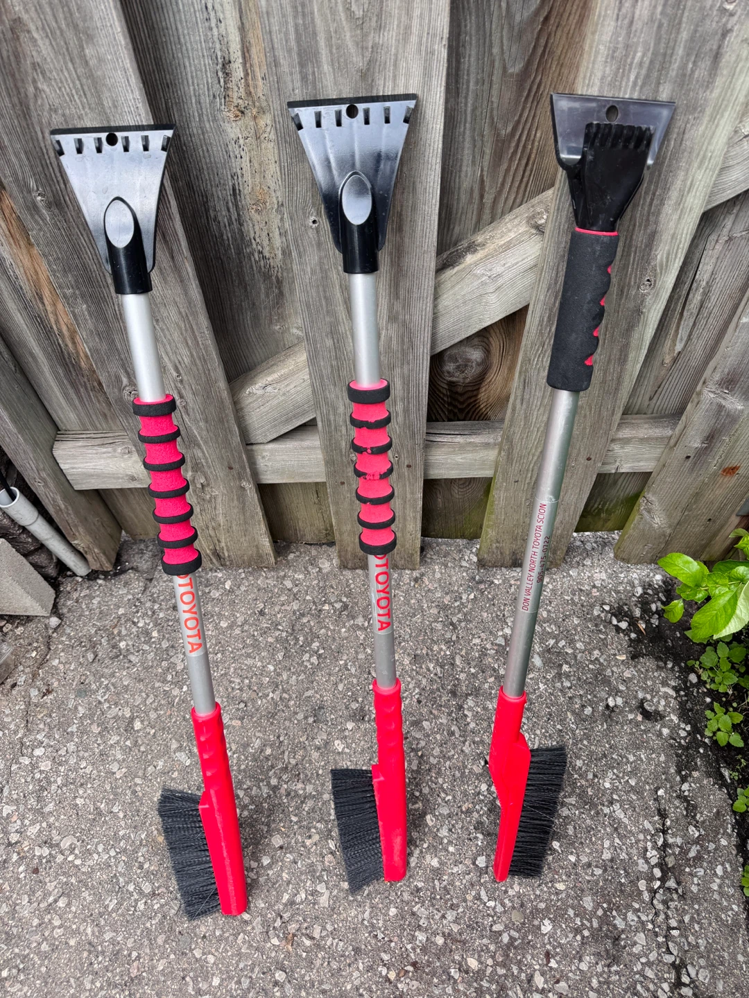 Brand New Snow Brush Ice Scraper - photo 2