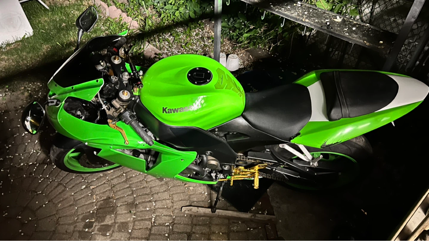 Kawasaki Ninja ZX-10R Motorcycle - photo 5