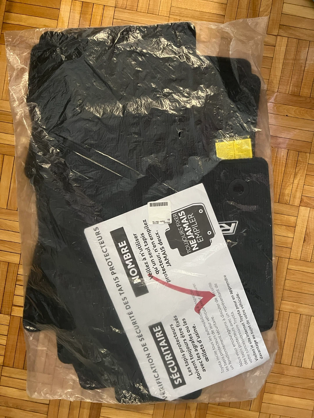 RAV4 2022 All Weather Original Floor Mats (Intact) - photo 2