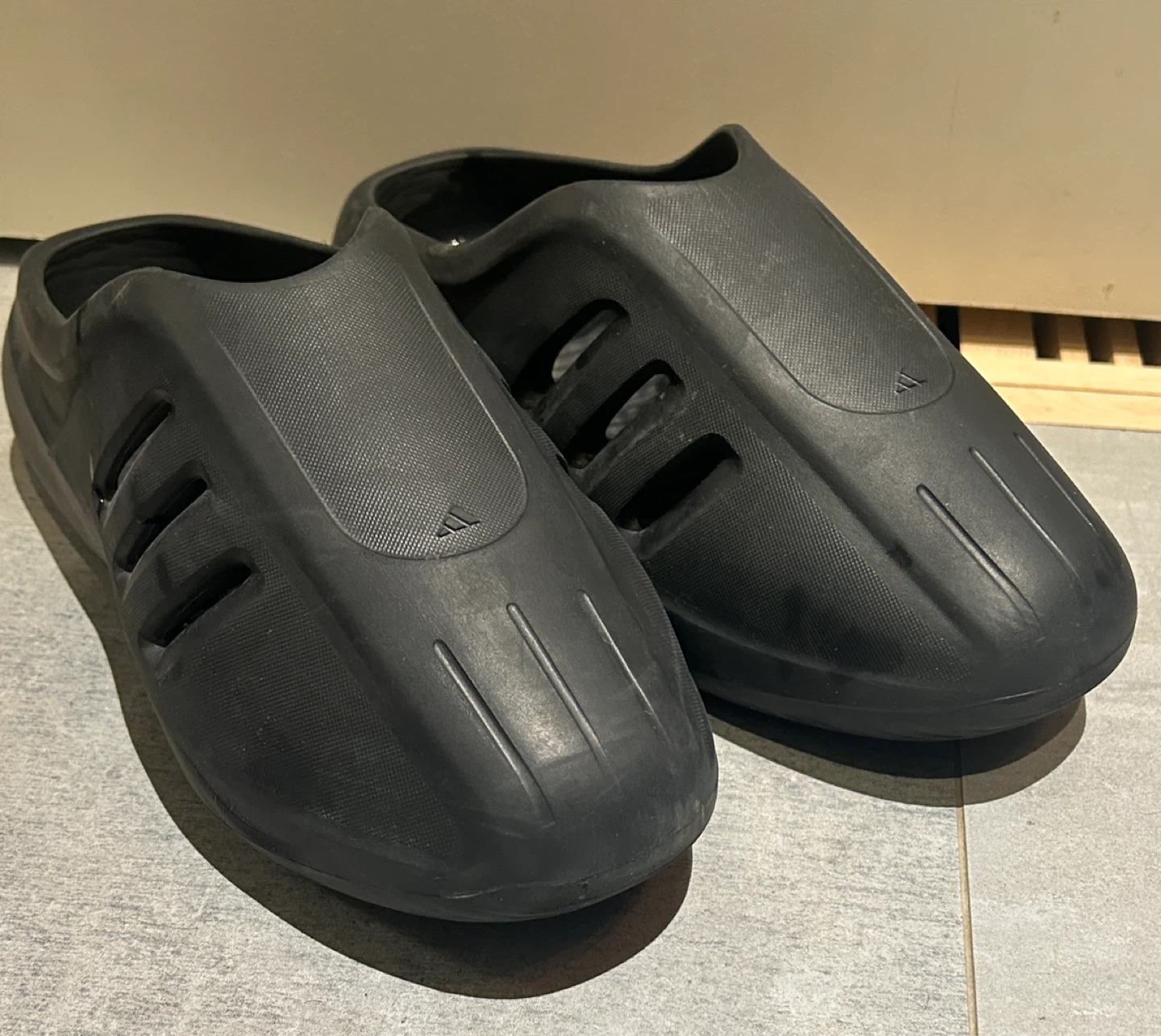Adidas Black Slides/Clogs Size 11 - photo 3