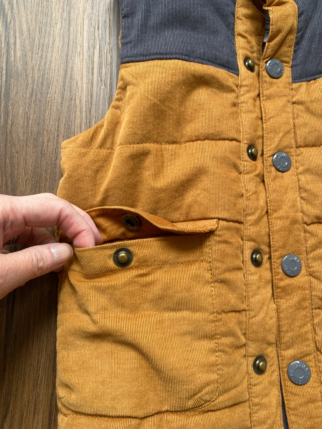 Tommy Bahama Quilted Corduroy Vest Size 3T ⚽️ - photo 2