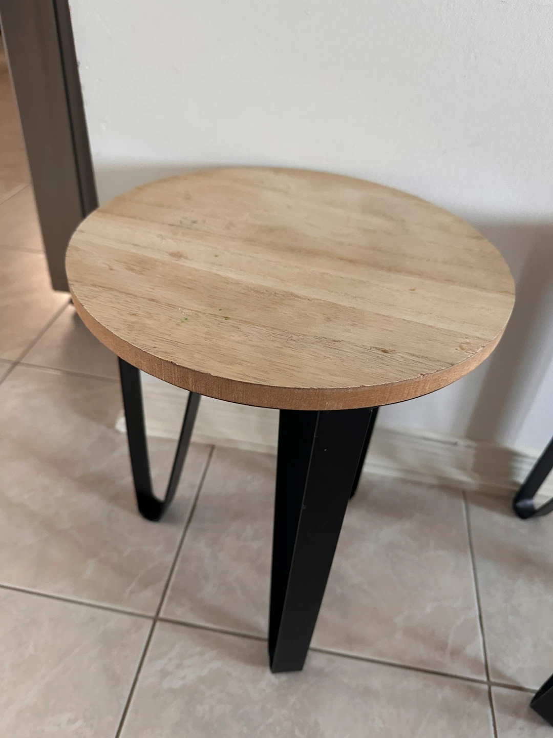 Set of 2 Round Wood Top Side Tables with Black Metal Legs - photo 3
