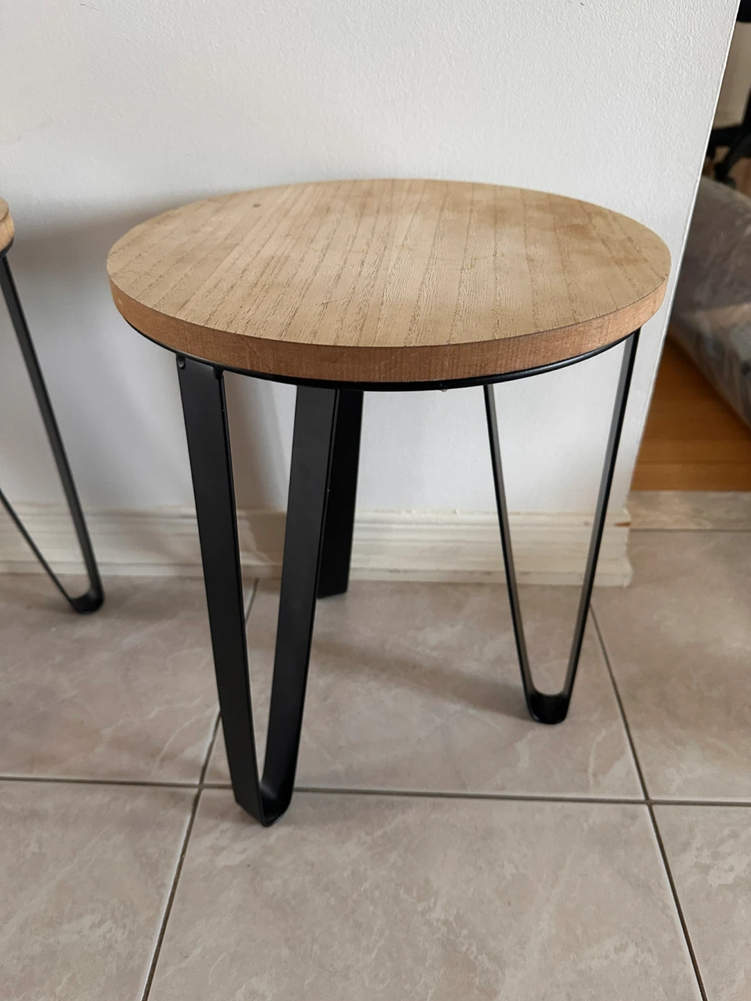 Set of 2 Round Wood Top Side Tables with Black Metal Legs - photo 4