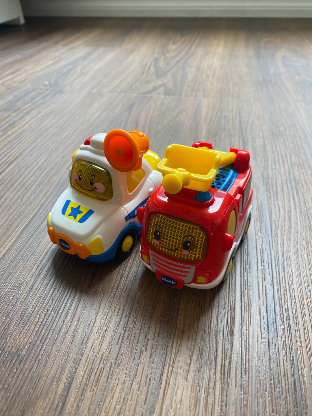 VTech Go! Go! Smart Wheels Police Car & Fire Truck Set ⚽️