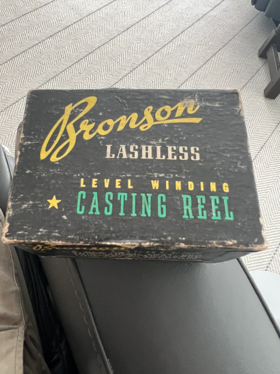 Bronson "1700" Lashless Level Winding Casting Reel - photo 3