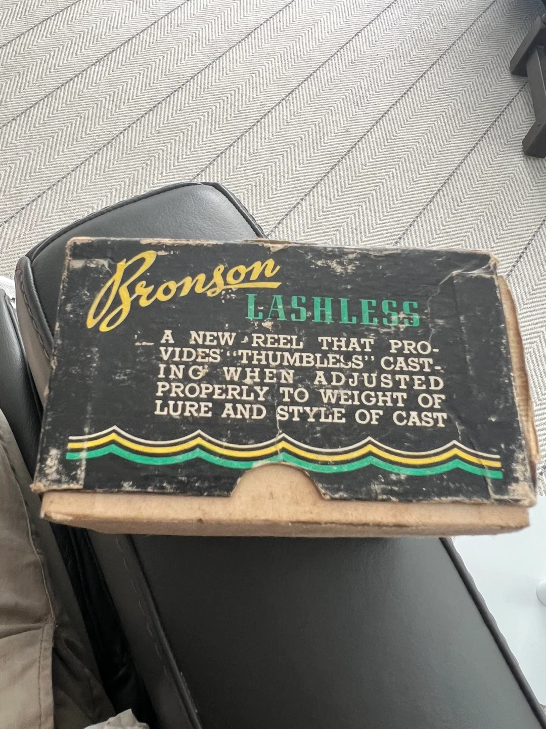 Bronson "1700" Lashless Level Winding Casting Reel - photo 2