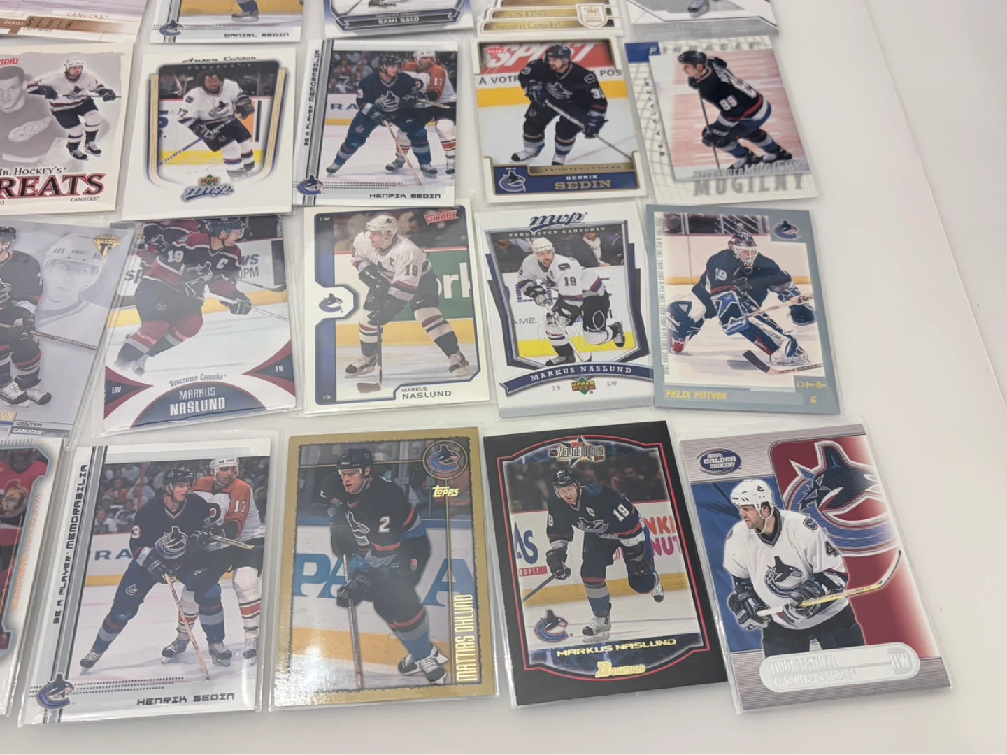 Vintage 35 card lot Canucks West Coast Era Naslund, Morrison - photo 3