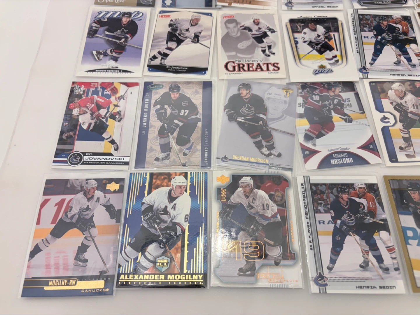 Vintage 35 card lot Canucks West Coast Era Naslund, Morrison - photo 2