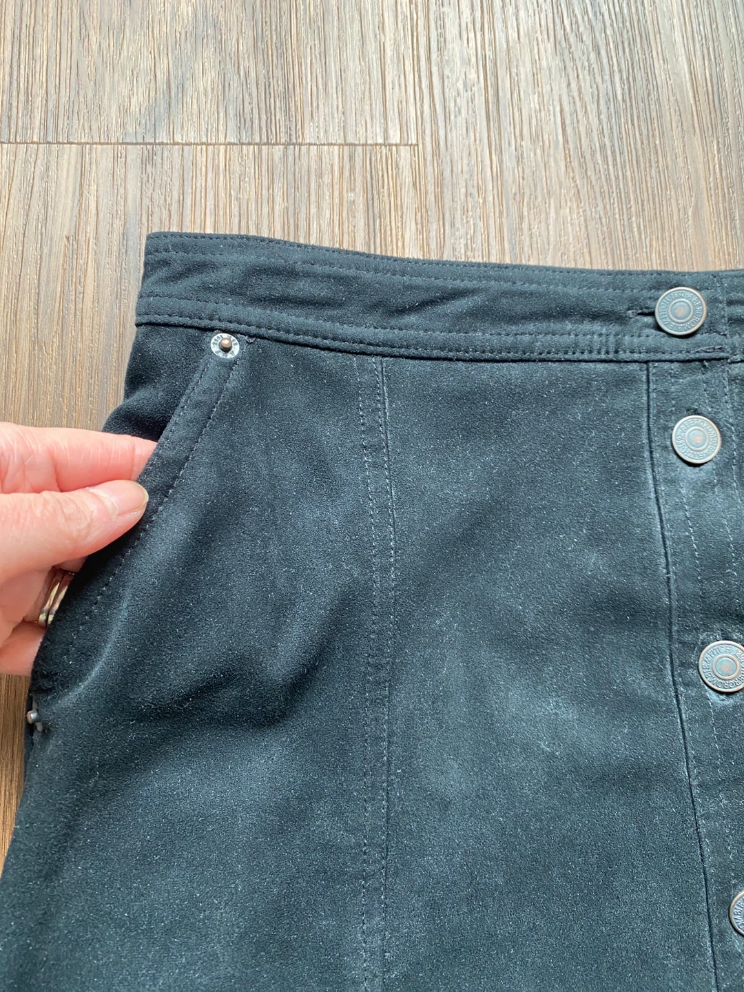 Abercrombie & Fitch Black Button-Front Mini Skirt, M ⚽️ - photo 2