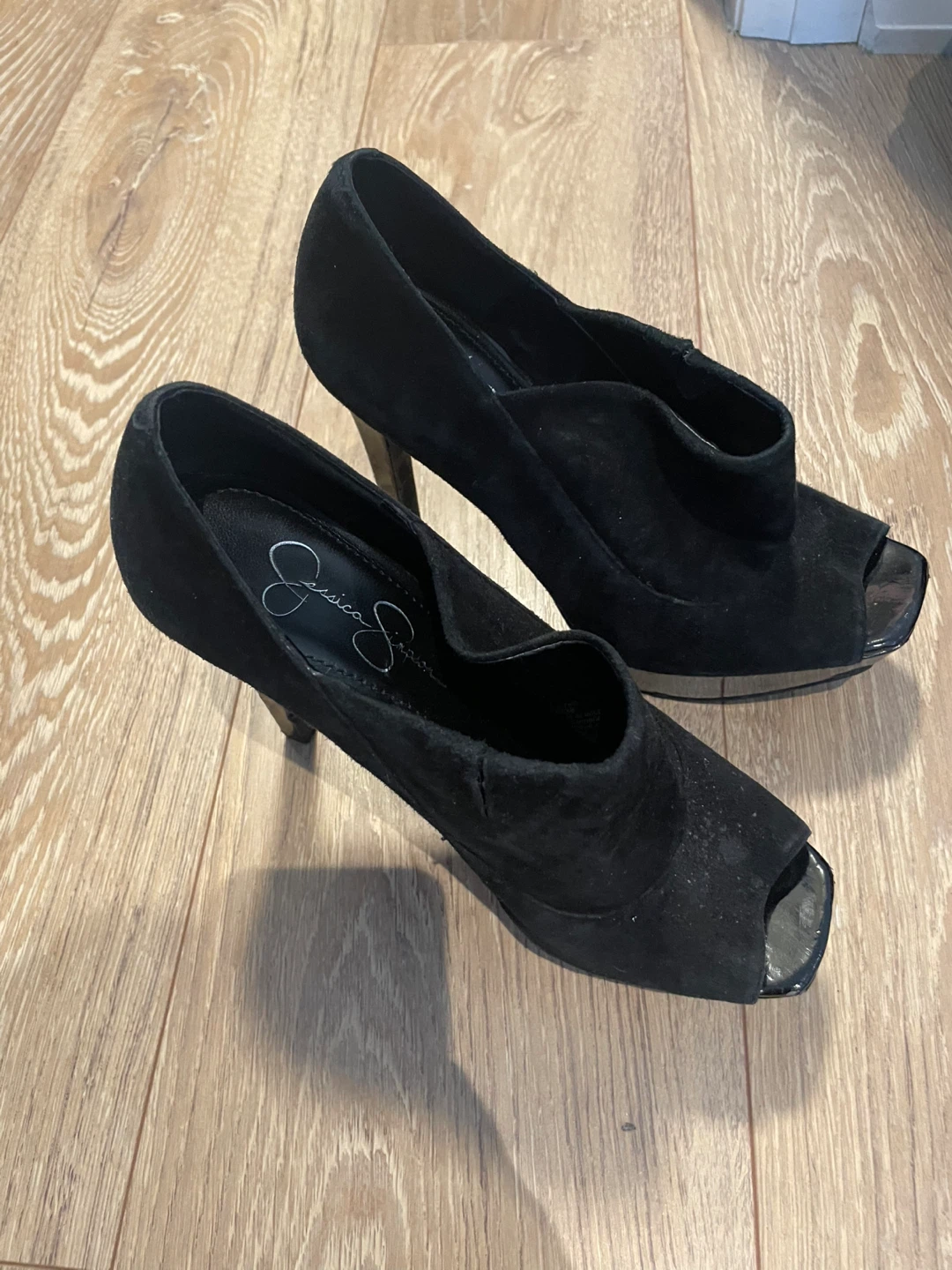 ⚽️Jessica Simpson Black Suede Peep-Toe Heels - photo 2