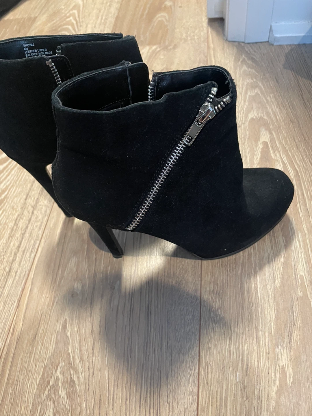 ⚽️Steve Madden Showie Black Suede Ankle Boots