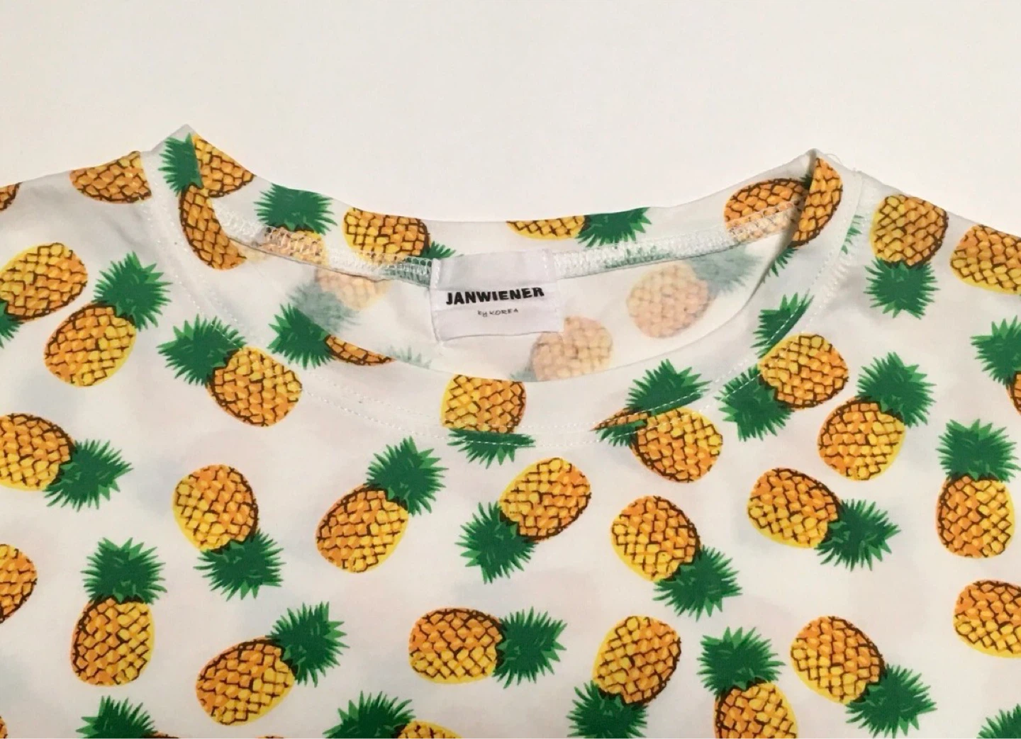 ⚽️ Preowned Jan Wiener Korea Pineapple Print T-Shirt Size Small - photo 2