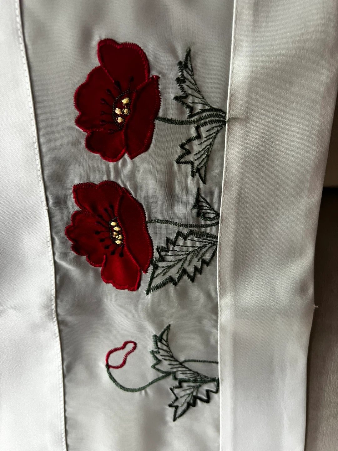 White Tablecloth with Red Poppies - photo 2