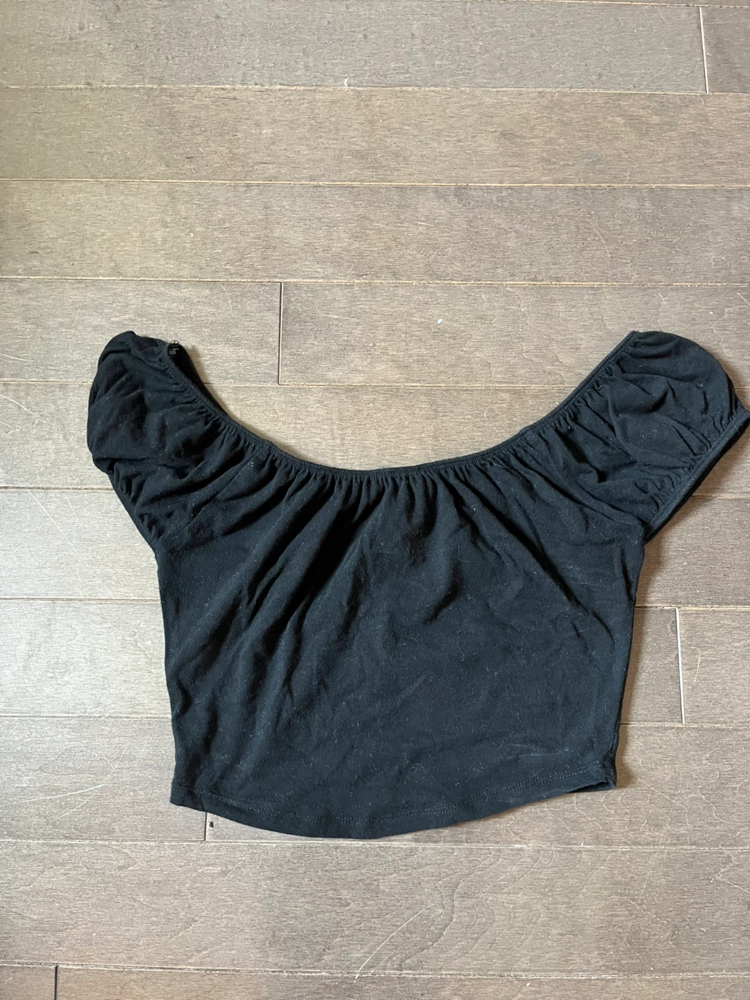 Black scrunched crop top