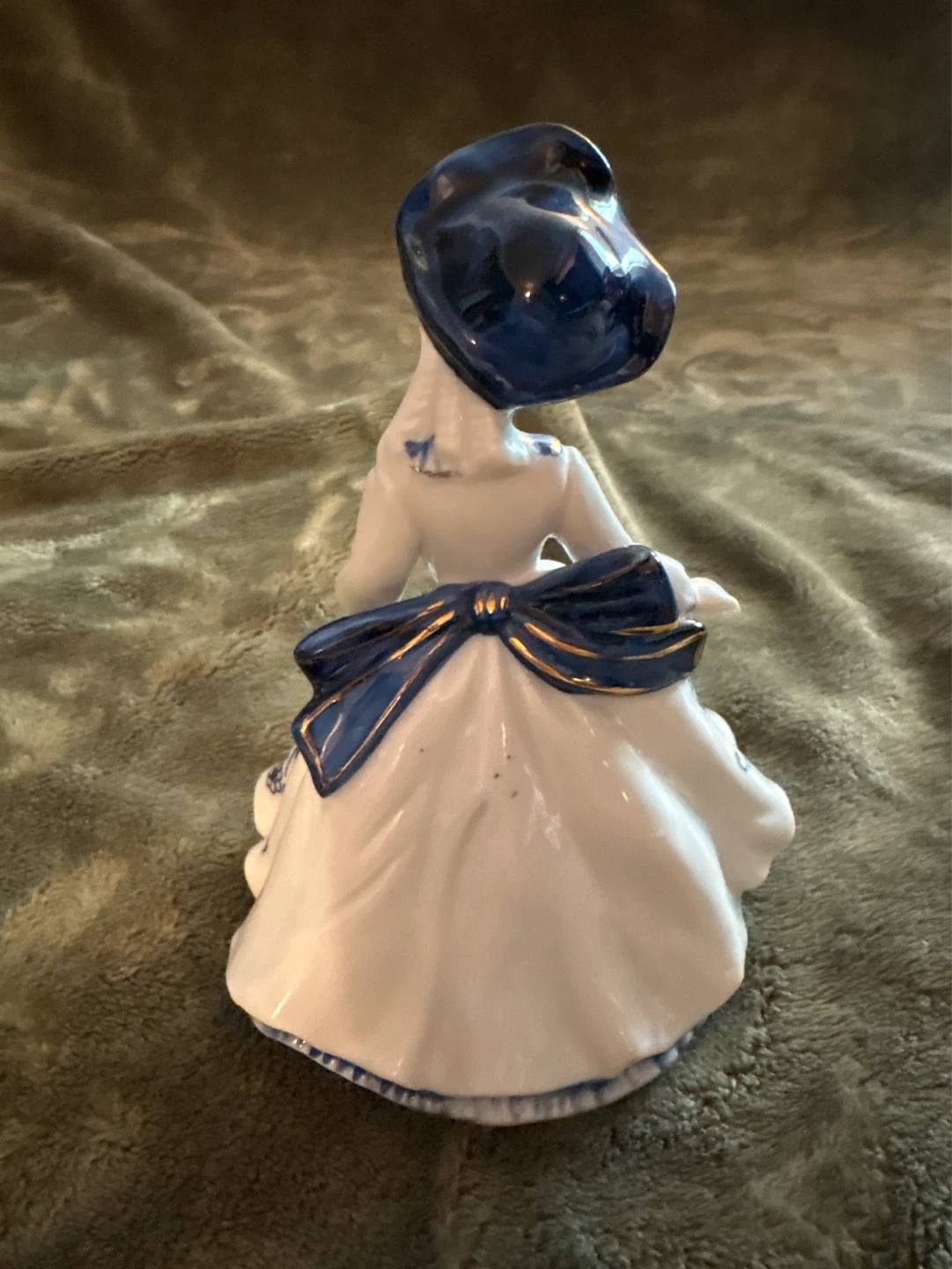 Vintage Porcelain Lady Figurine - photo 2