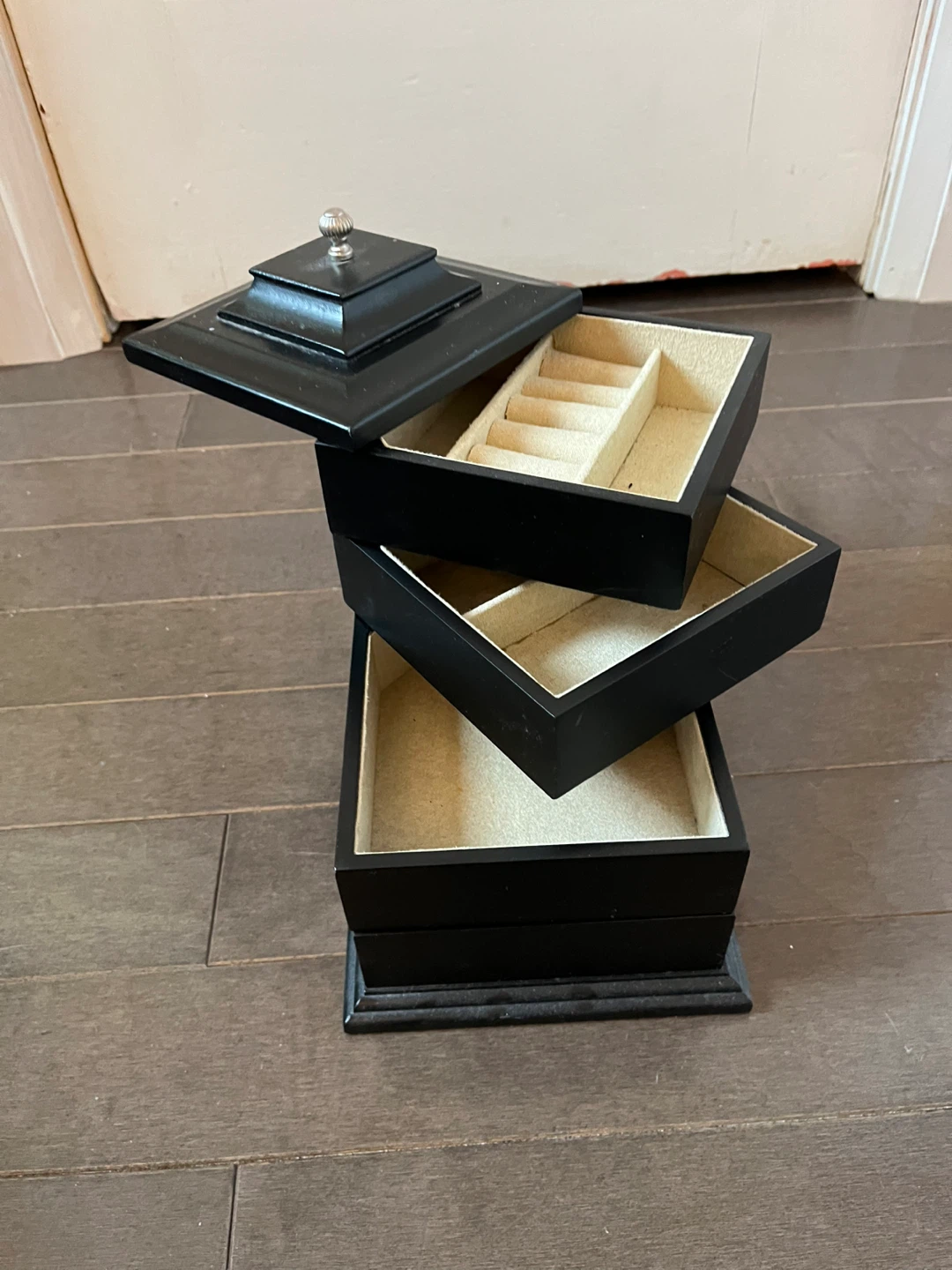 Multi tiered jewelry box - photo 3