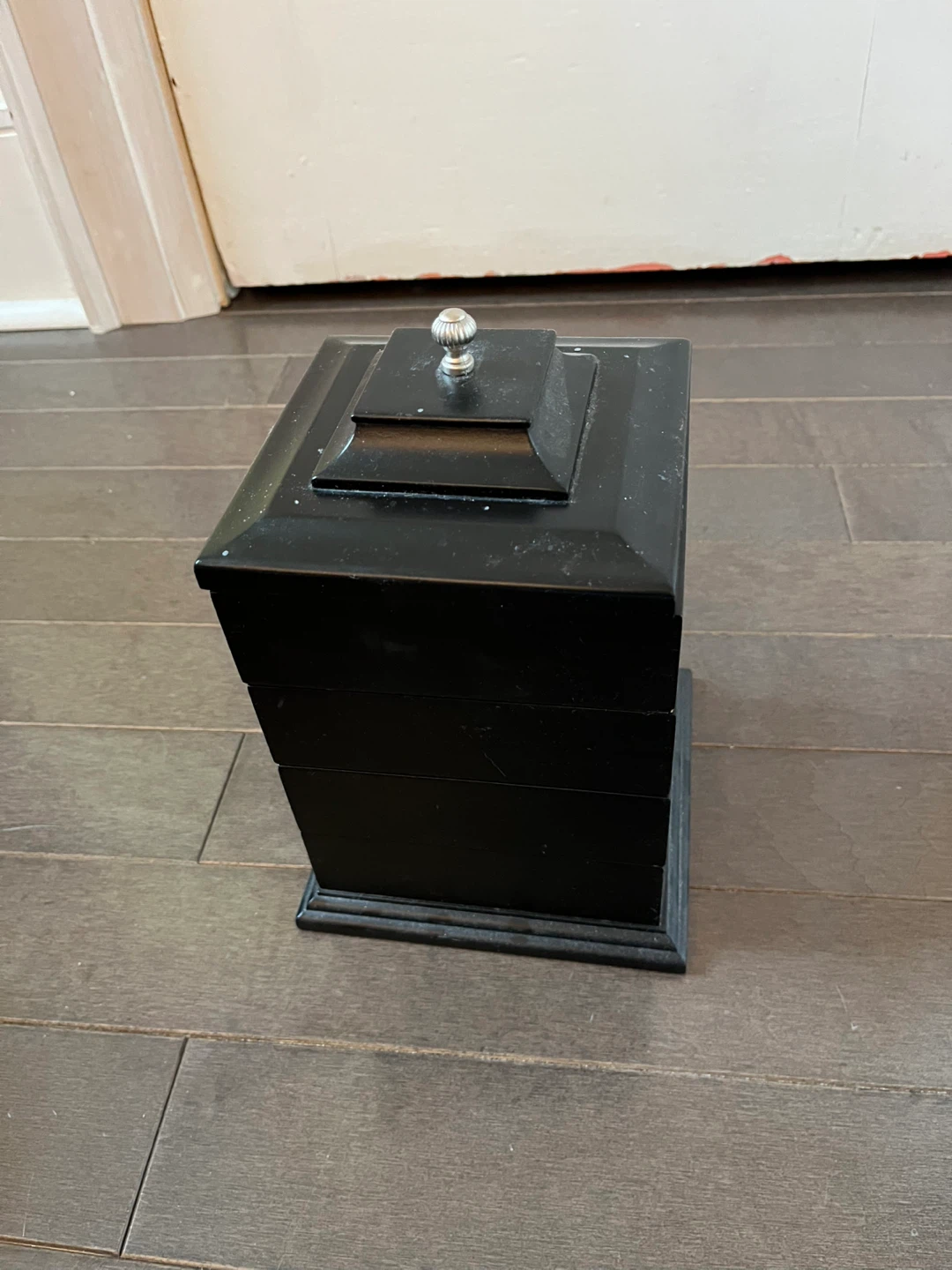 Multi tiered jewelry box