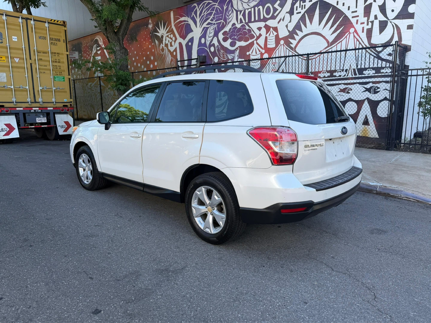 2015 White Subaru Forester SUV - photo 5
