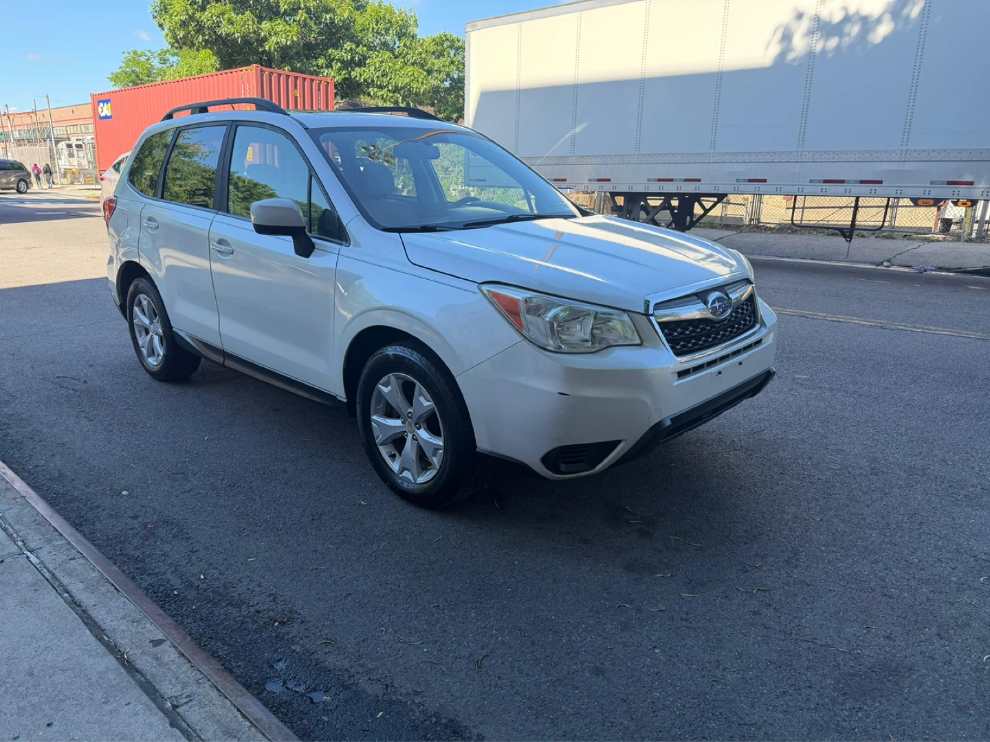 2015 White Subaru Forester SUV - photo 2