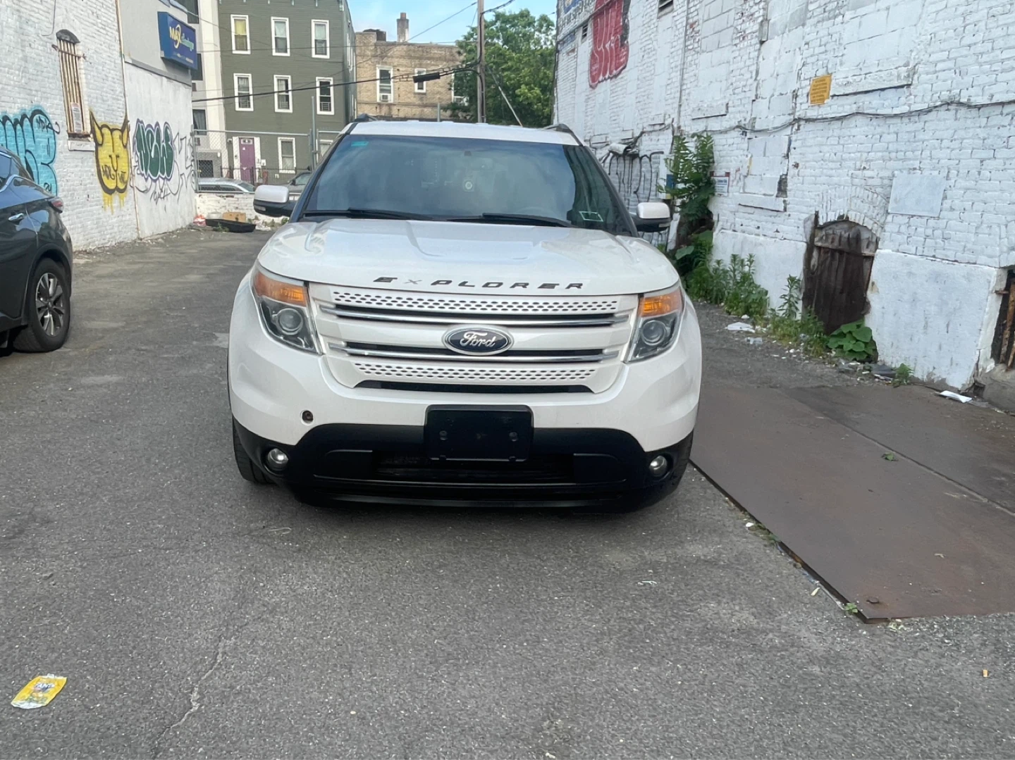 2014 White Ford Explorer Limited