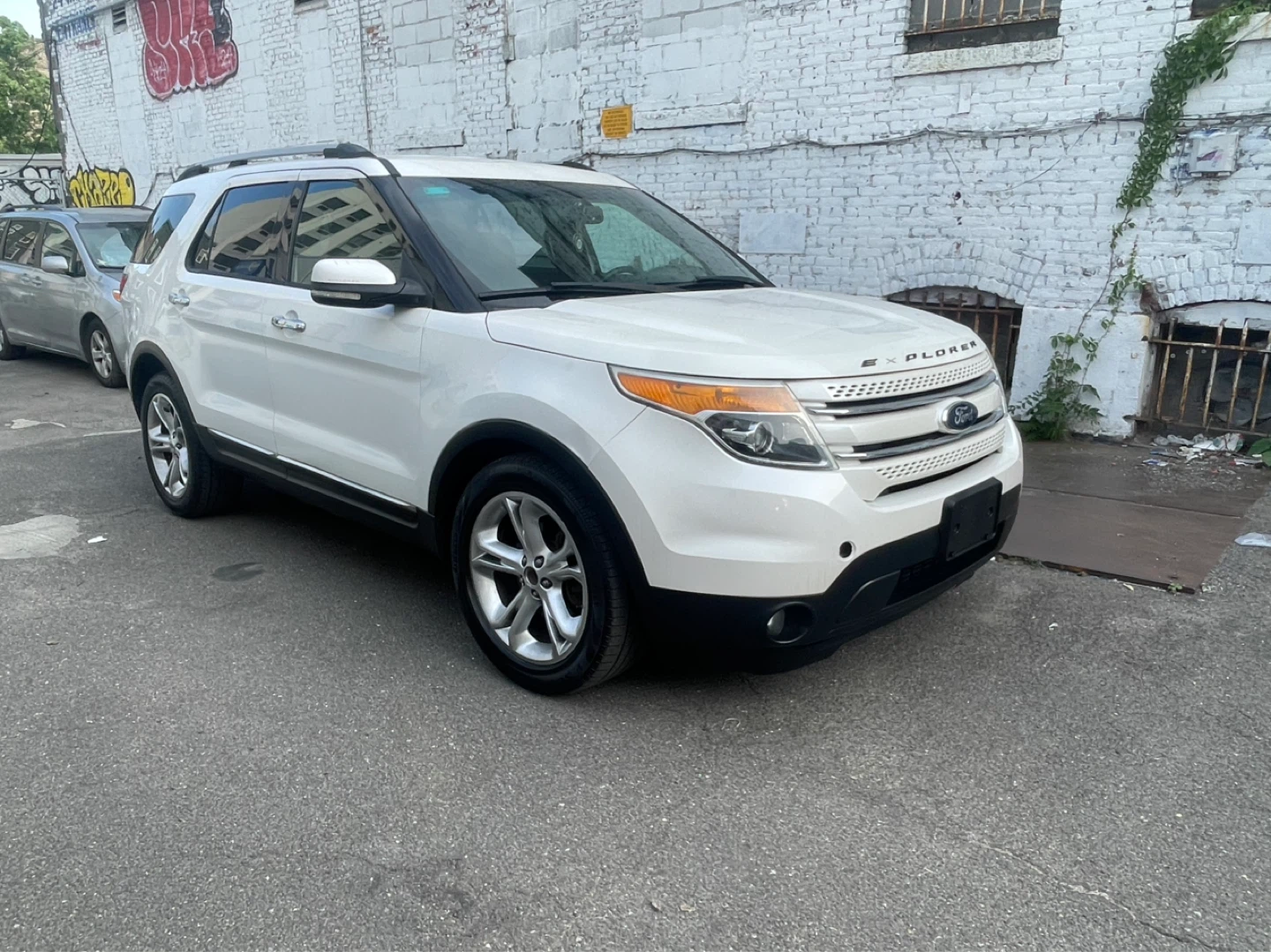 2014 White Ford Explorer Limited - photo 3
